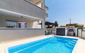 Pool Apartment Sax